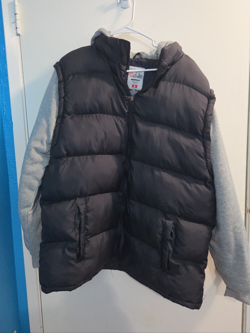 Men's Black Puffer Vest with Gray Sleeves Size Medium
